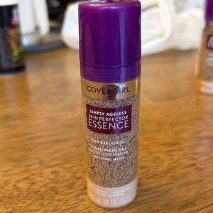 COVERGIRL Simply Ageless Skin Perfector Essence - Light-Medium #30